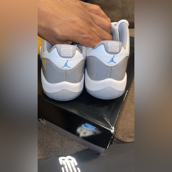 Size 9.5 - Air Jordan 11 Retro Low Cement Grey - Picture 5 of 8